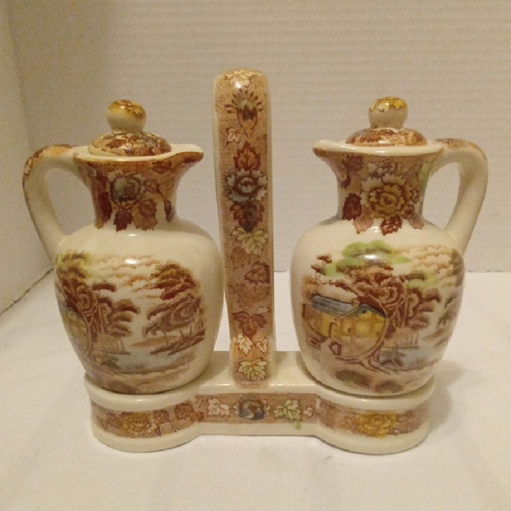 Vintage Nasco Moutain Woodland Oil and Vinegar Set